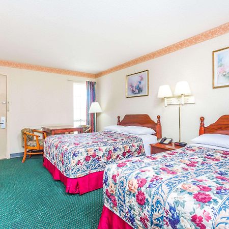 Days Inn By Wyndham Cornelia Exterior photo