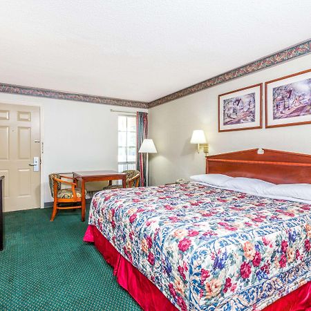 Days Inn By Wyndham Cornelia Exterior photo
