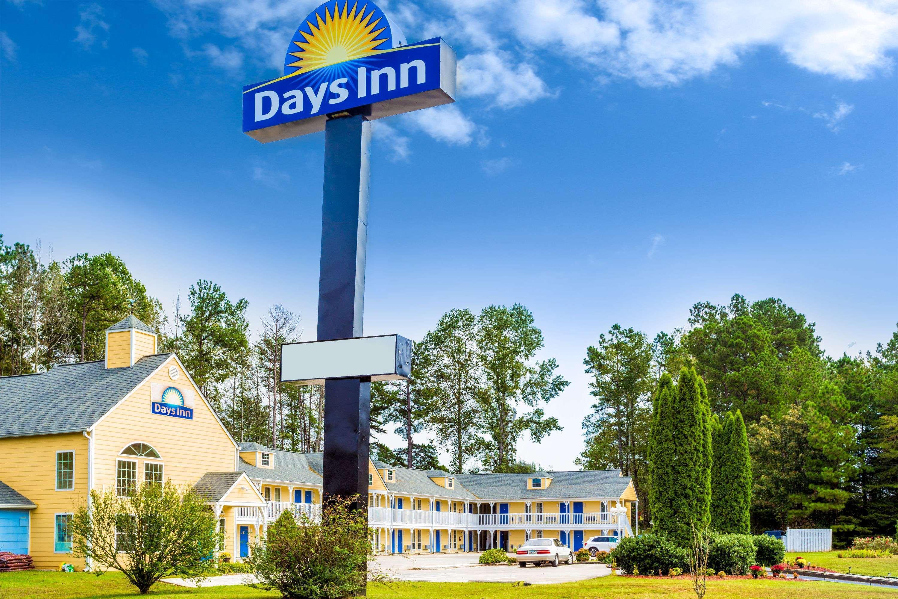 Days Inn By Wyndham Cornelia Exterior photo