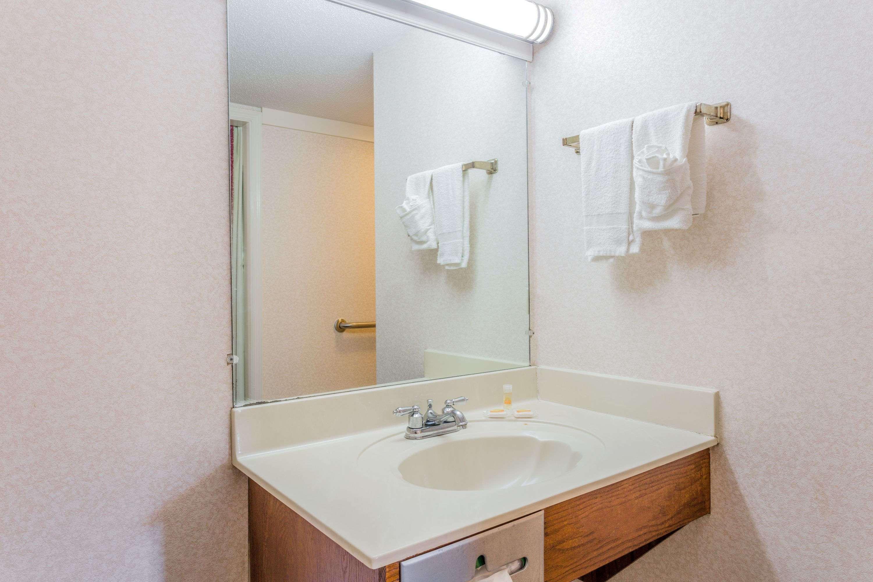 Days Inn By Wyndham Cornelia Exterior photo