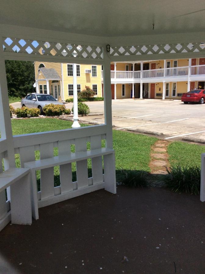 Days Inn By Wyndham Cornelia Exterior photo
